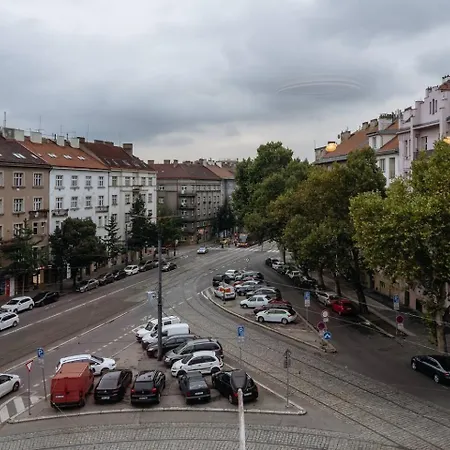 아파트 Spacious 2br Vrsovice | Ac • Netflix • Cozy