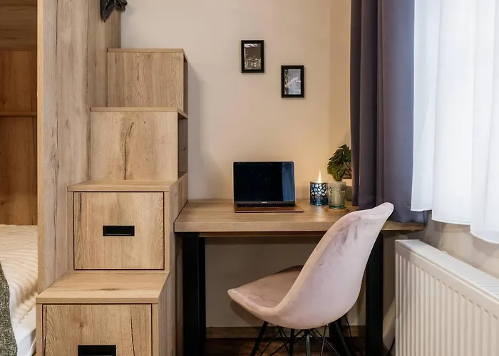 Spacious 2br Vrsovice | Ac • Netflix • Cozy Apartment