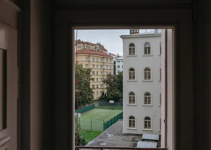 Spacious 2br Vrsovice | Ac • Netflix • Cozy 아파트